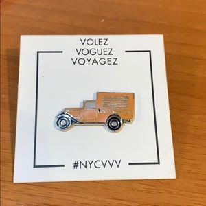 LV Volez, Voguez, Voyagez Exhibition pin